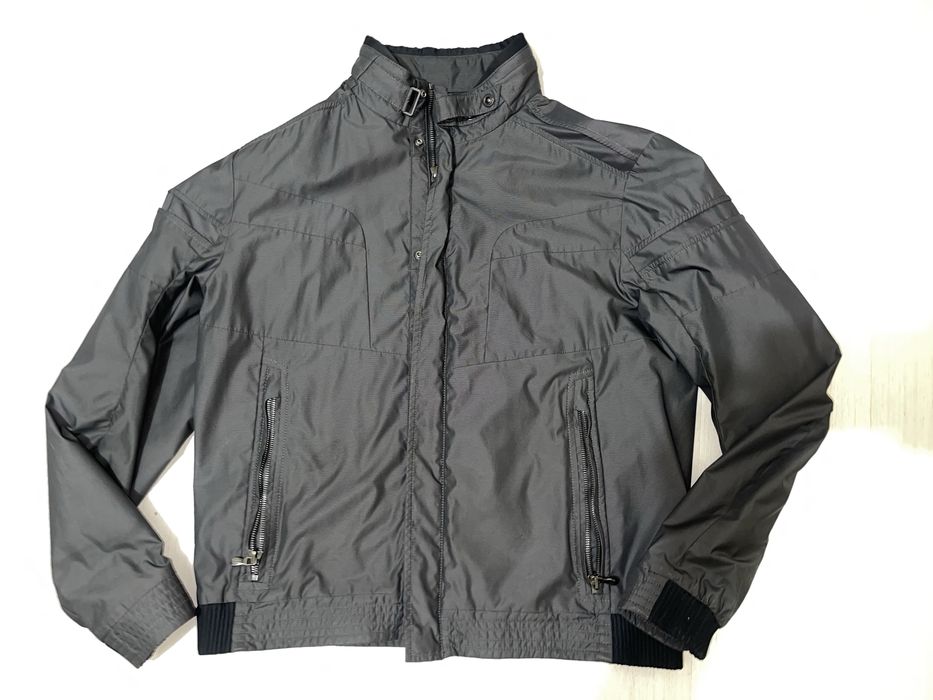 Geaca  firma Hugo Boss !