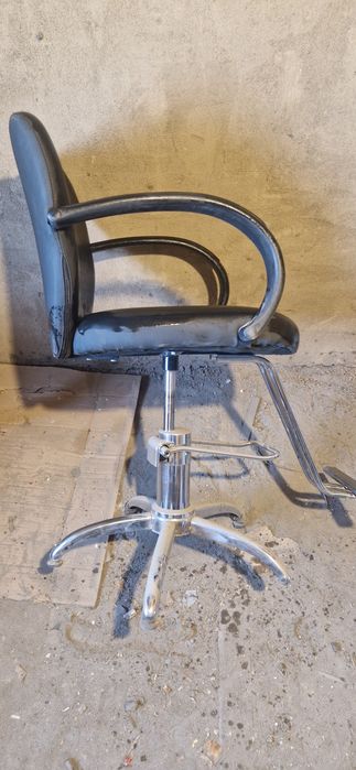 Стул парикмахерской