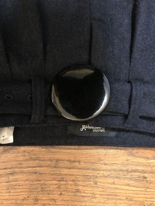 Fusta superba Reserved de stofa ideală pentru toamna/iarna