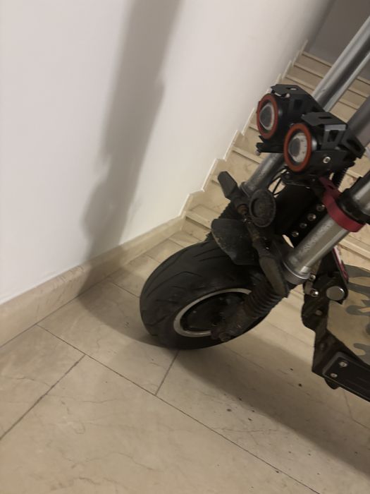 Trotineta electrica Laotie Ezotron angwat kukirin joyor
