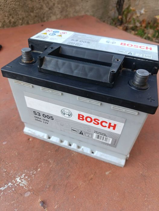 Акумулатор Bosch 12V 56AH десен плюс