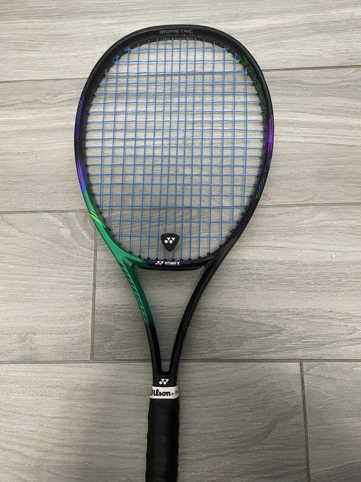 Racheta Yonex Vcore Pro
