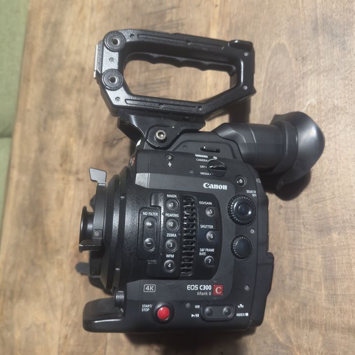 Камера Canon C300 mark2