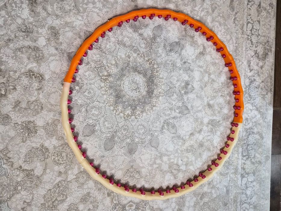 Продам обруч с шипами