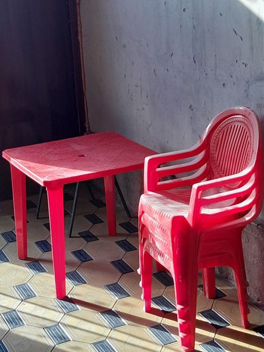 Заводские столы и стульчики