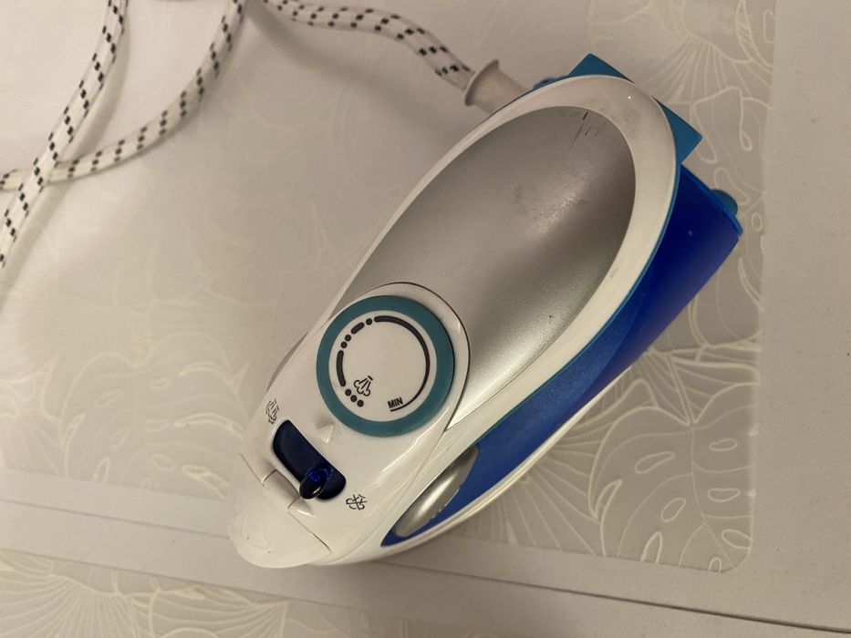 Продам утюг Vitek