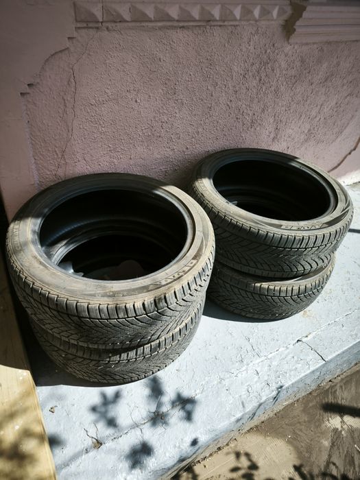 Vând cauciucuri de Audi