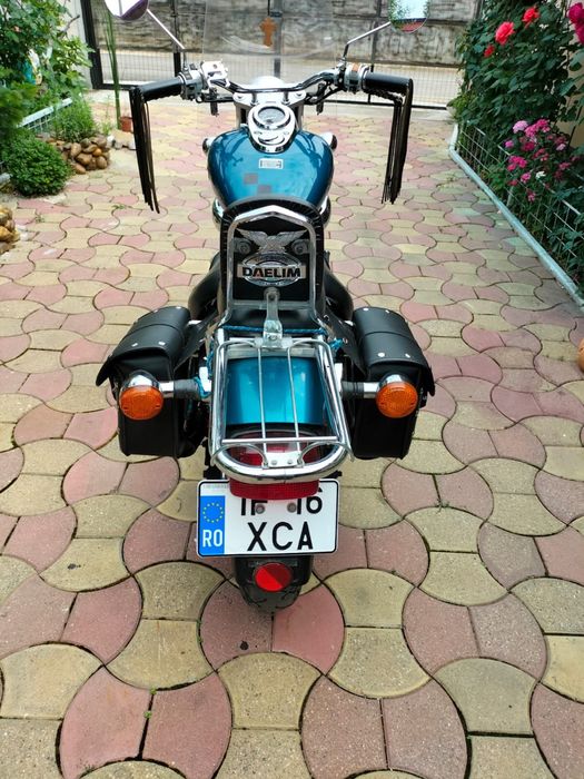 Motocicleta Daelim 125