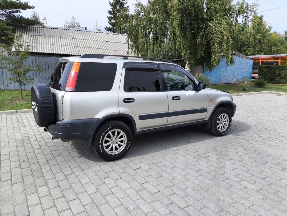 Продаю машину Honda CR-V