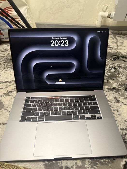 SOTILADI | MacBook Pro 15.4” | i7 | 16GB | 512GB SSD