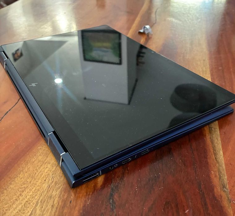 HP Elite Dragonfly G1 – 13.3" Touch – i5 – 16 GB RAM – дефектен