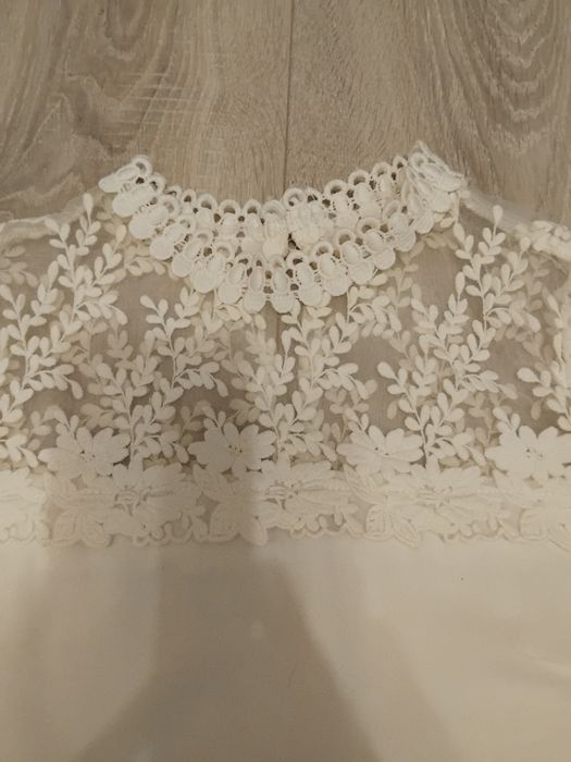 Bluziță din voal cu dantela