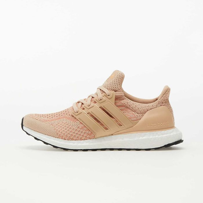 Оригинални маратонки * ADIDAS ULTRABOOST DNA 5.0 * EU42