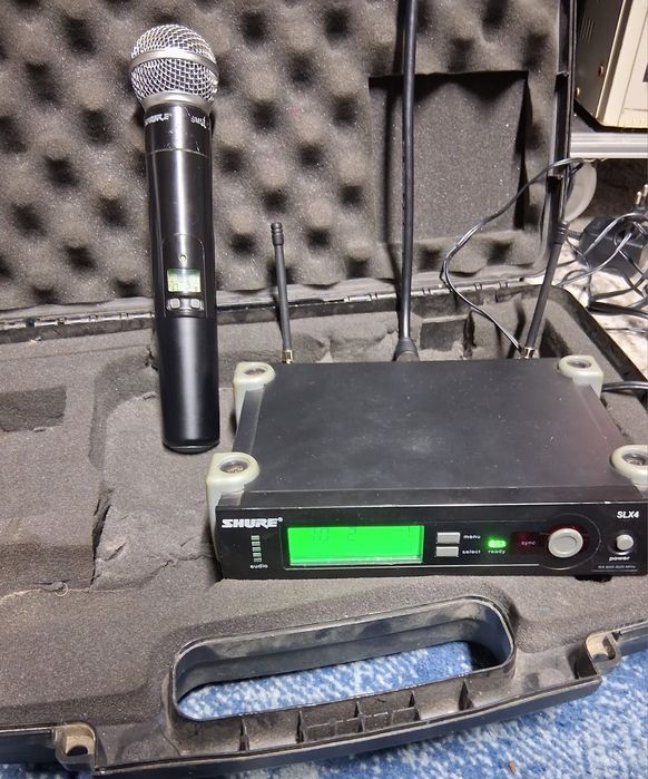 Vând microfon shure