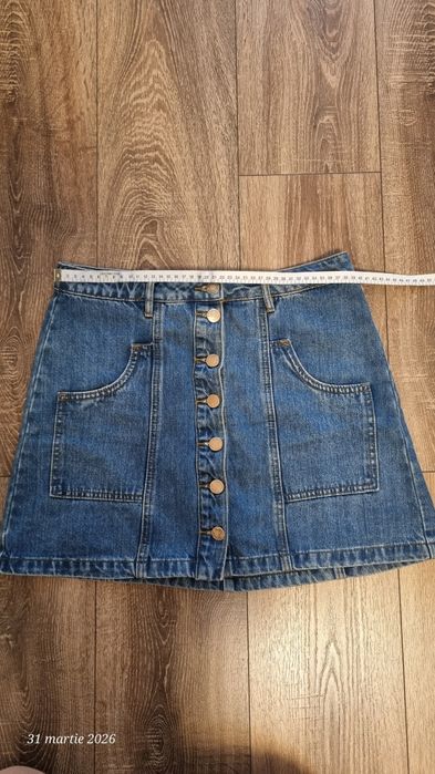 Fusta de blugi scurta Stradivarius