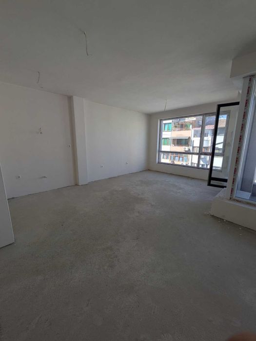 Продава се Тристаен апартамент в Бургас, Възраждане - 93 кв.м за 2366 €/кв.м - Снимка #2