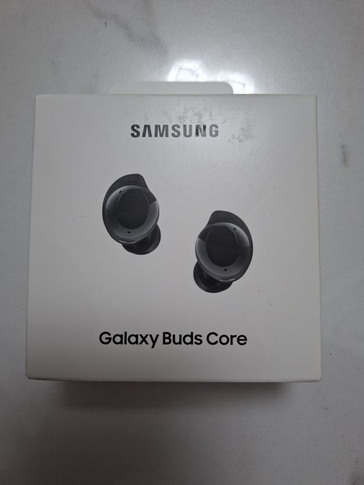 Продам беспроводные наушники Samsung новые чёрного цвета