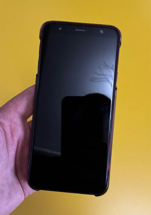 Samsung Galaxy J4 Plus | Telefon funcțional | Design elegant