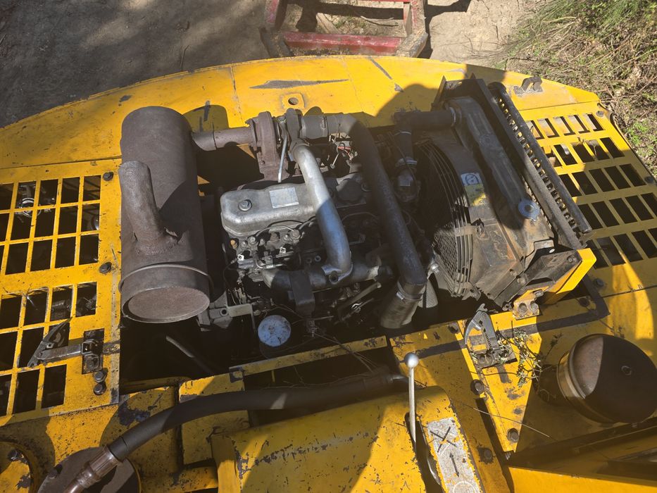 Excavator 15 tone JCB JS130W pe roti webasto