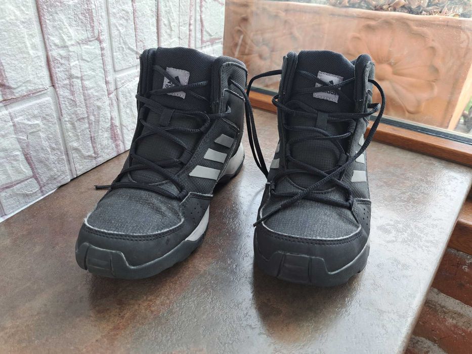 детски ботуши,зимни обувки,боти,апрески,Adidas номер36 за момче,адид