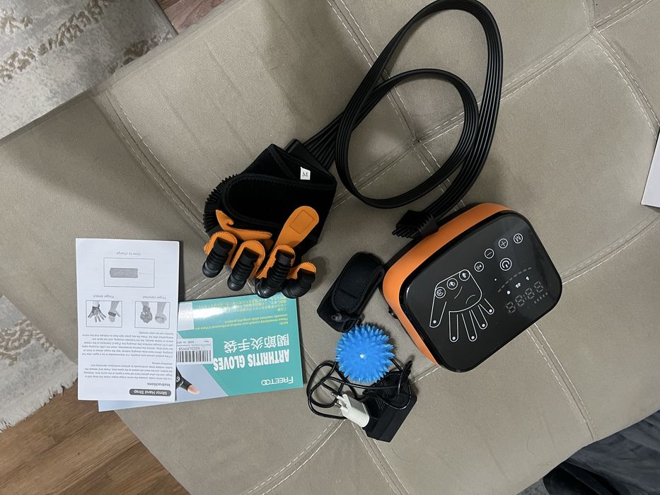 Робот перчатка реабелитационный новый