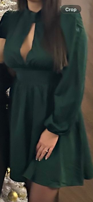 Зелена рокля с дълъг ръкав