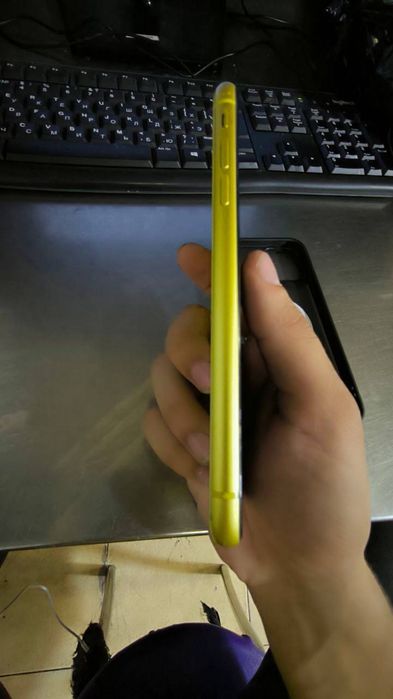 Iphone 11 sotiladi srochna