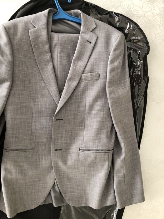 Продам костюм