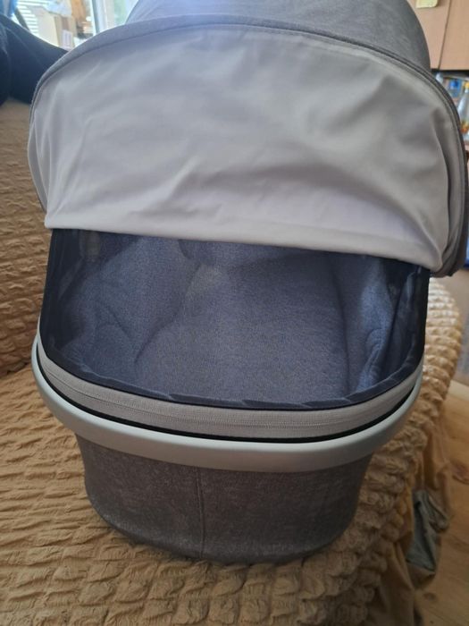 Кош за кола maxi cosi rock  и зимен кош maxi cosi oria