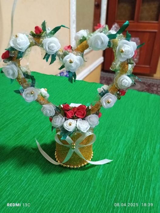 Гуллар сотилади жудаям чиройли ясалган