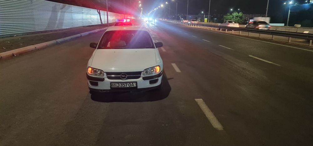 Опель омега б 1996г