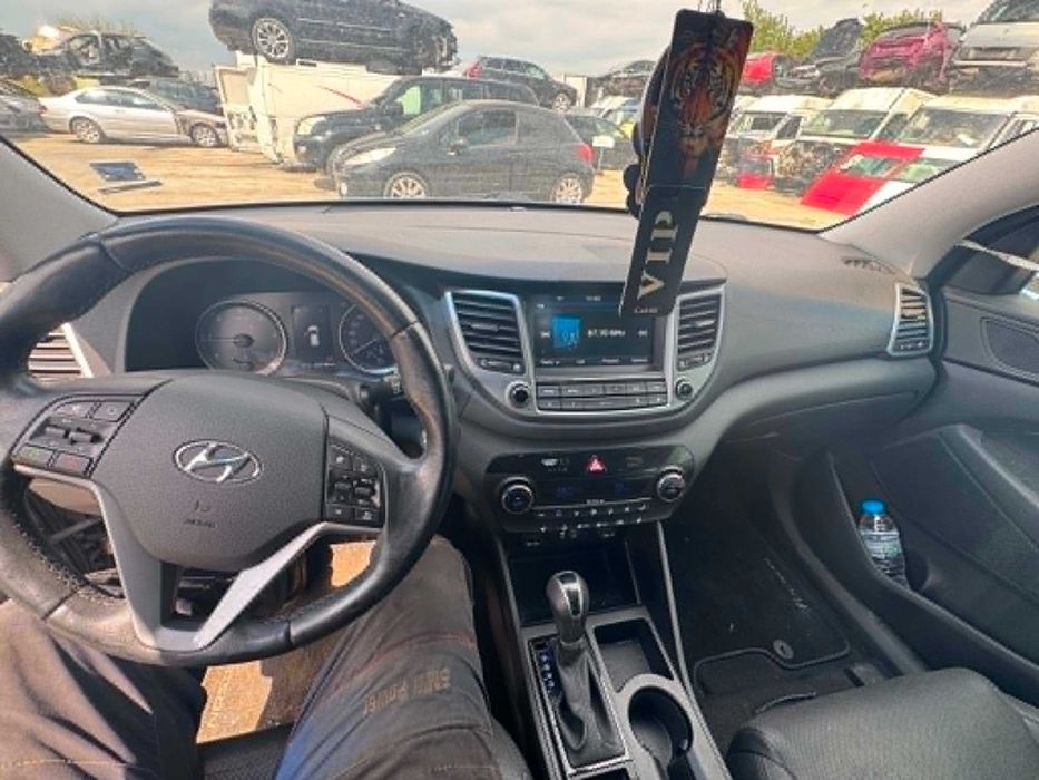 hyundai tucson 2.0 crdi 4x4 на части кожа панорама автомат хюндай туксон  мъртва зона