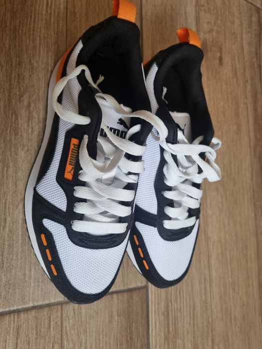 Adidasi noi puma