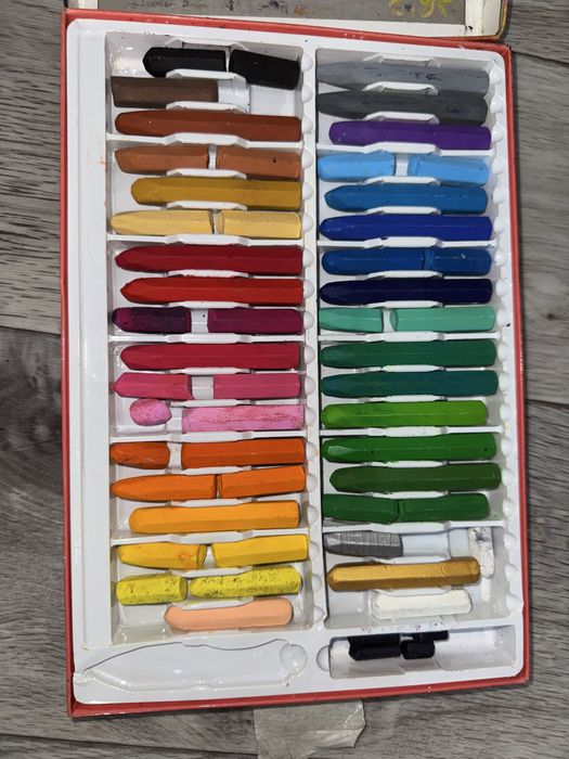 Художественные материалы