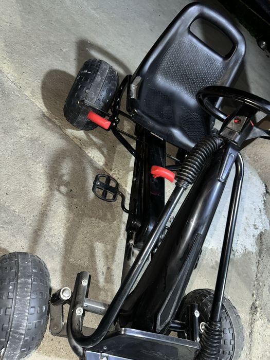 Kart cu pedale pentru copii