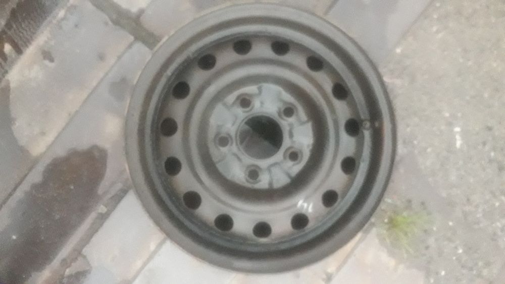 Продам диски разные, один R15 и два R14