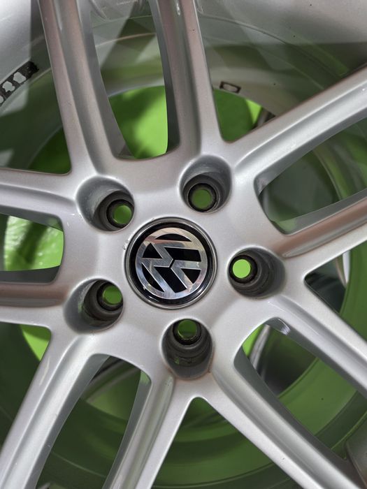 17 5x112 Vw Passat Tiguan Touran Caddy Golf Skoda audi 5х112