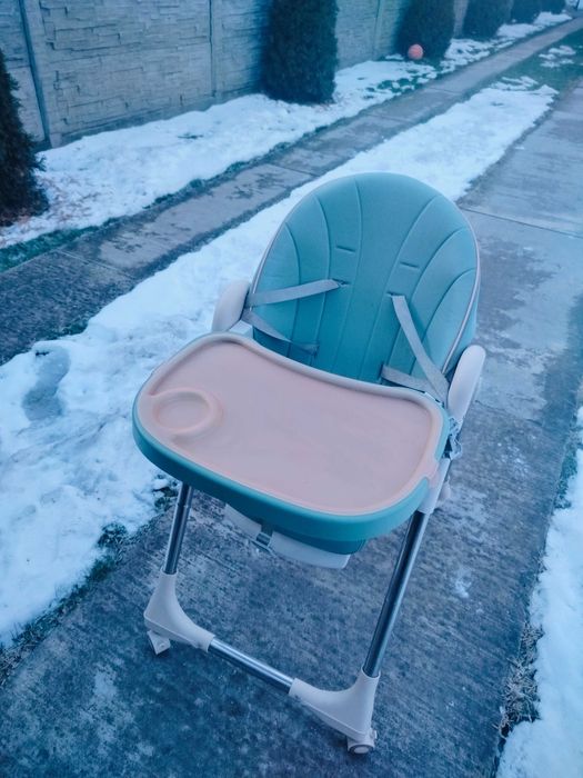 Scaun de masa bebe