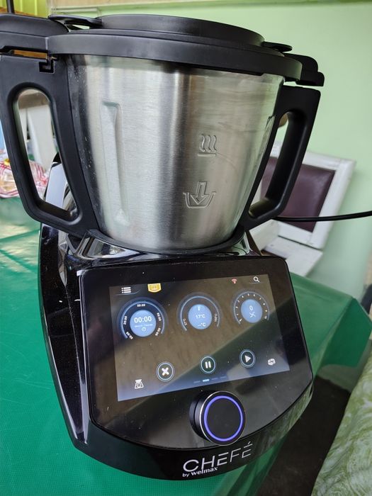 Кухненски робот CHEFE