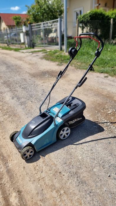 Masina de tuns iarba Makita electrica