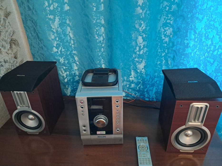 Продам музыкальный центр PHlLlPS MCD296/12