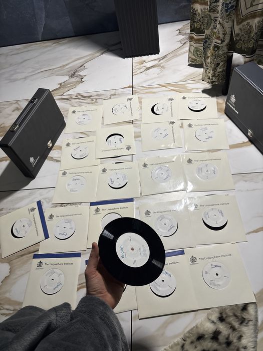 2 Set x 16 discuri vinil Linguaphone+huse/franceza,engleza noi iasi