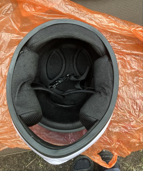 Продам мотошлем на подростка