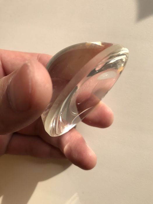 Продам увеличительное стекло. Линза.