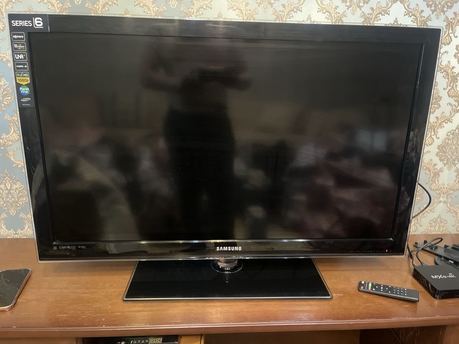 Телевизор SAMSUNG