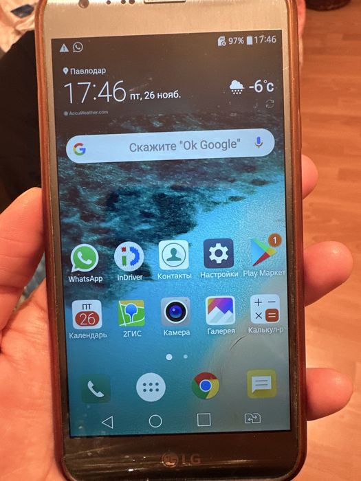 Телефон LG в хорошем состоянии