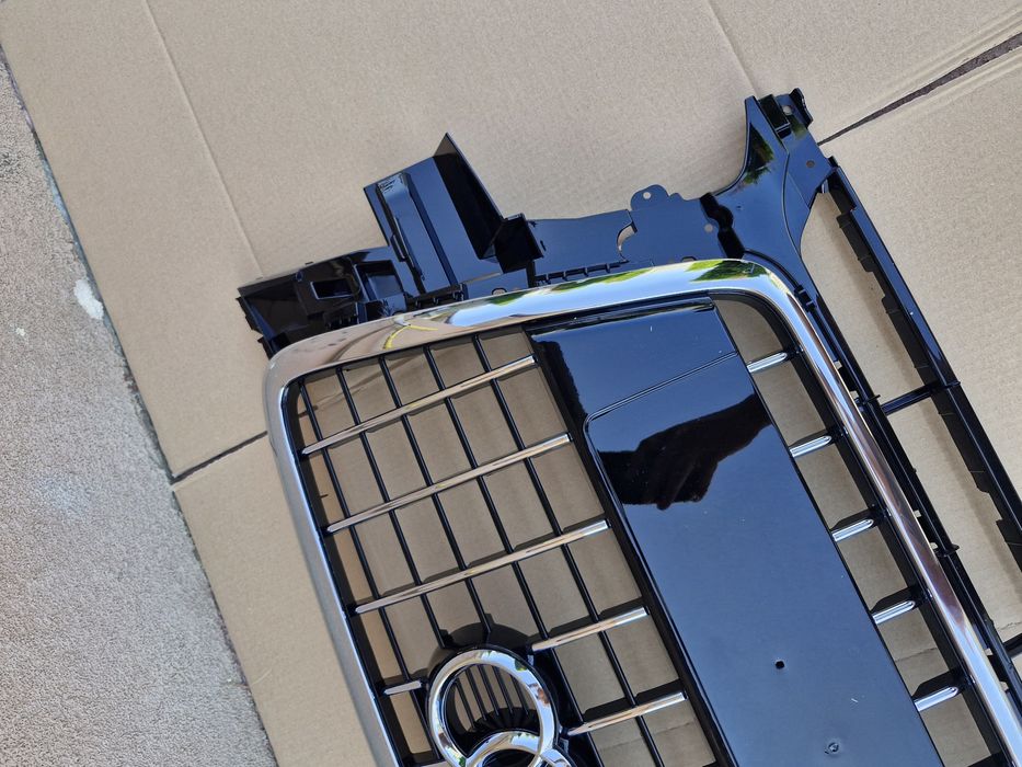 Grila centrala Audi Q5 Noua  2008-2012