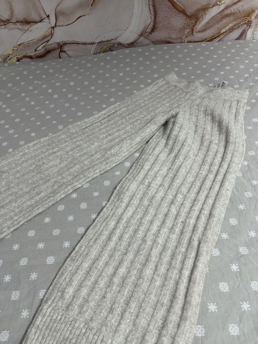 Pantaloni cu continut de lana Zara