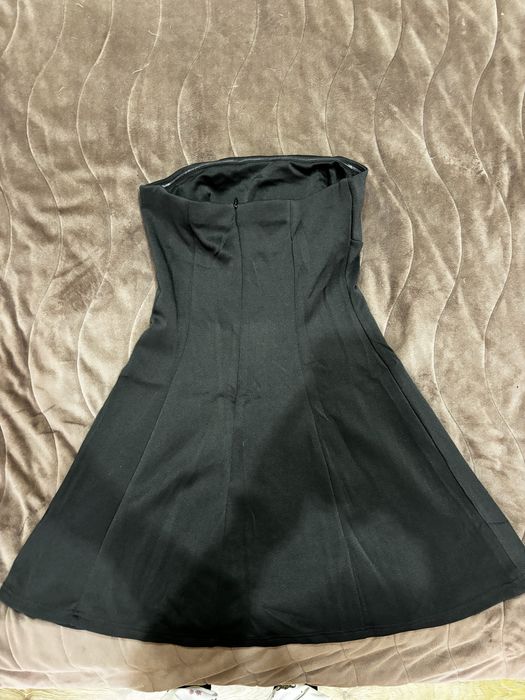 Къса черна рокля размер М