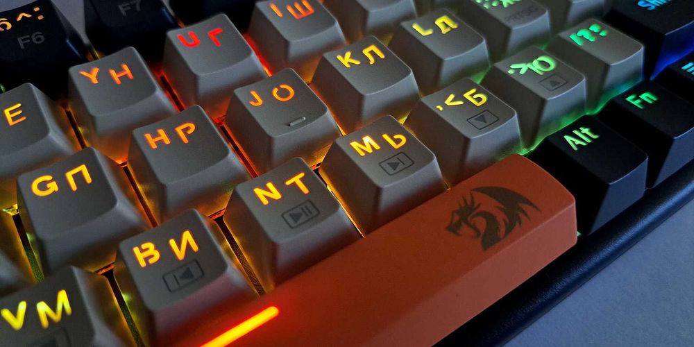 Продам механическую клавиатуру Redragon Ryze